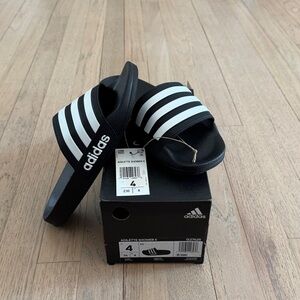 Brand New Kids adidas Black and White Slide Sandals with Three-Stripes sz 4